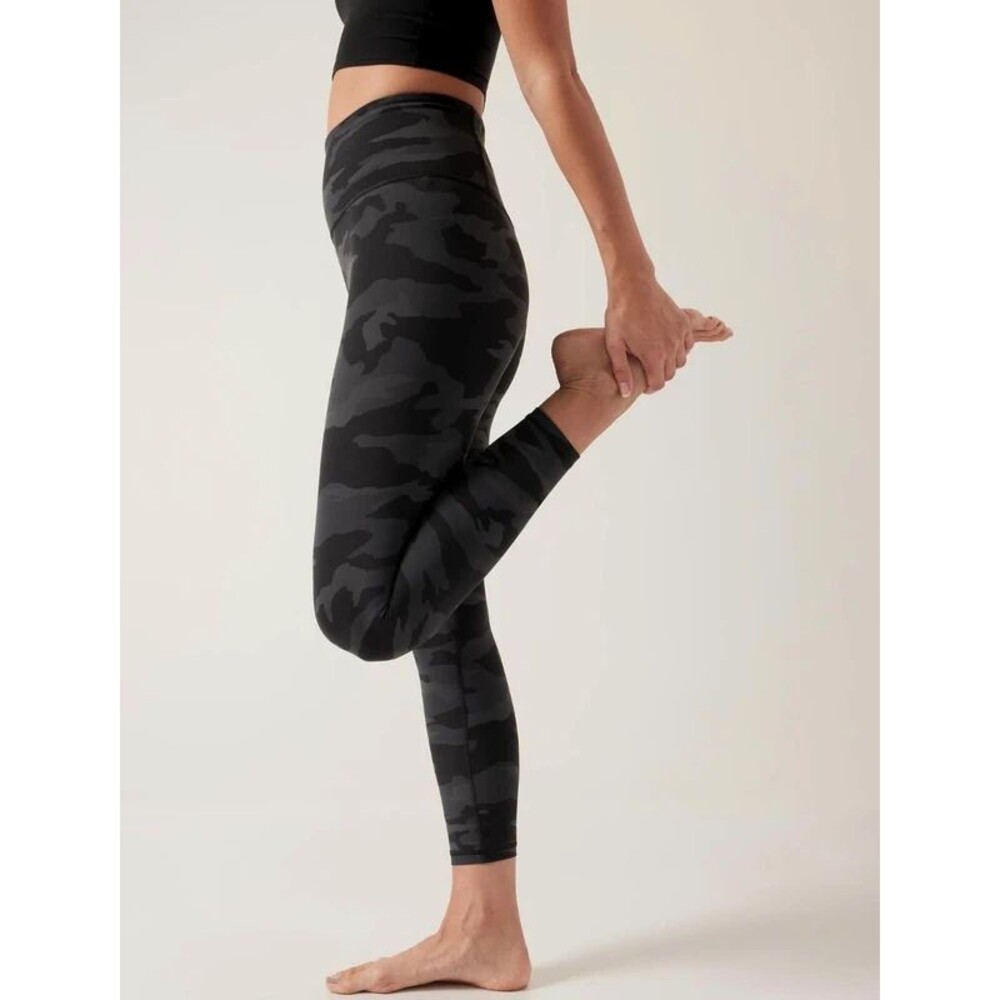 Athleta Elation Camo 7/8 leggings XS black gray high rise